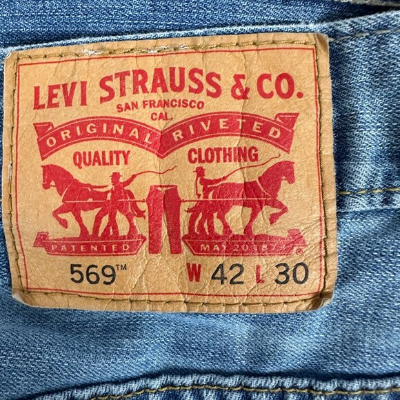 Levis 569 Loose Straight Fit Jeans Size W42 L30 Light Blue Denim 100% Cotton - Picture 3 of 6
